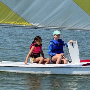 2-girls-in-a-boat-4937.jpg