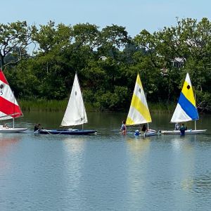 checking-the-boats-in-shallow-water-4853.jpg