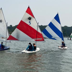 4-boats-sailing-side-by-side-5745.jpg